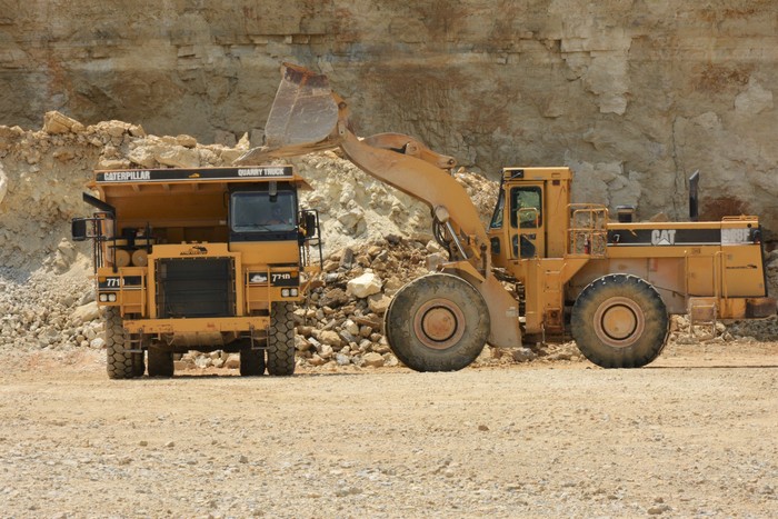 US Aggregates mining with big machines.